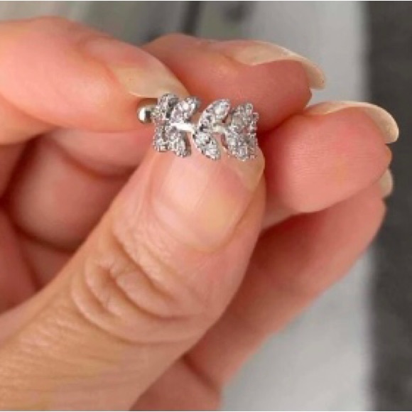 1 Pcs 18g Cubic Zircon Leaf Design Upper Ear Cuff NWT - Picture 10 of 15